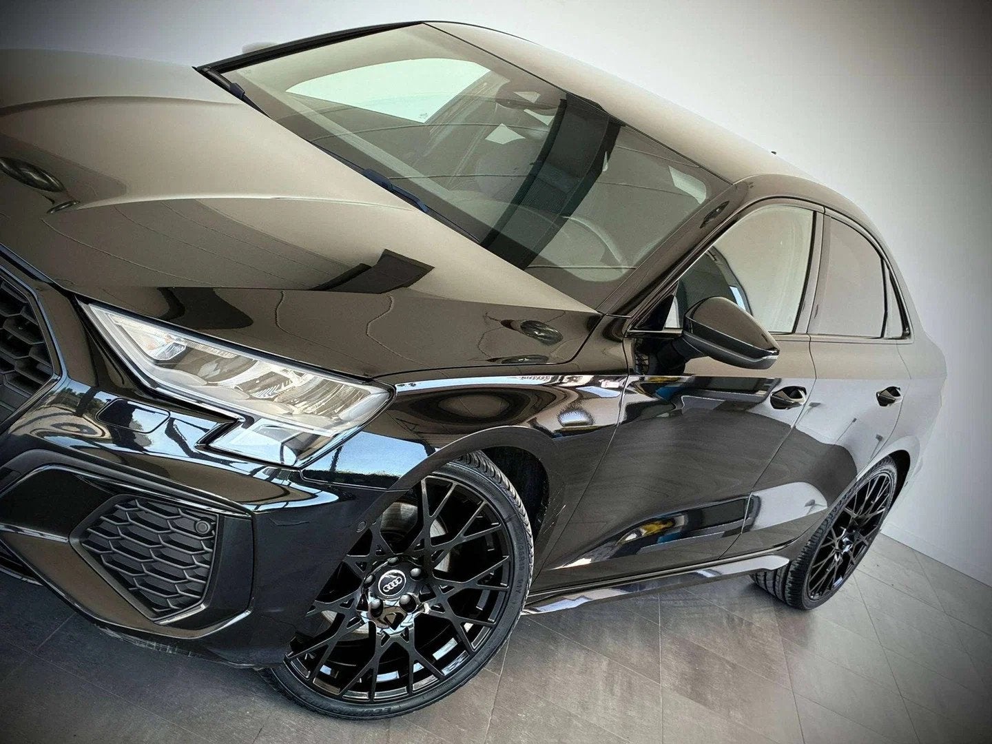 Audi A3 1.5 TFSI FULL S-LINE-1ERPRO-COCKPIT-CARPLAY-CAMERA, Autos, Achat, Entreprise, 1878 kg, Noir
