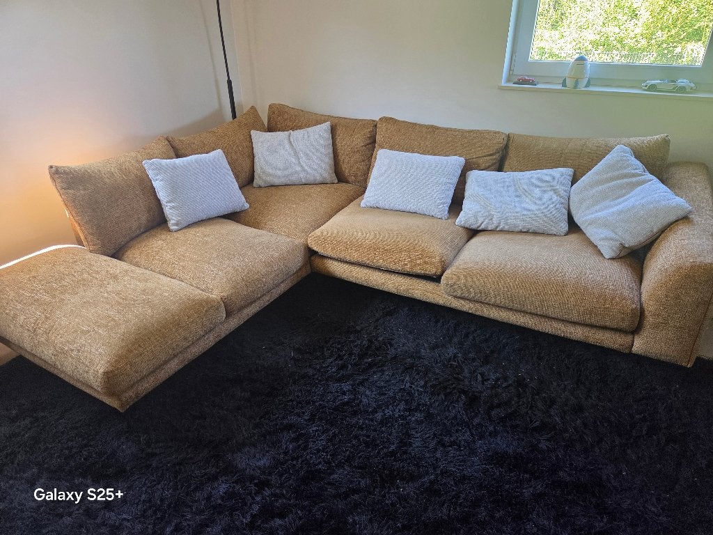 Comfortabele ruime stoffen bank, geleverd met 5 kussens, Ophalen, Zo goed als nieuw, Stof, Contemporain