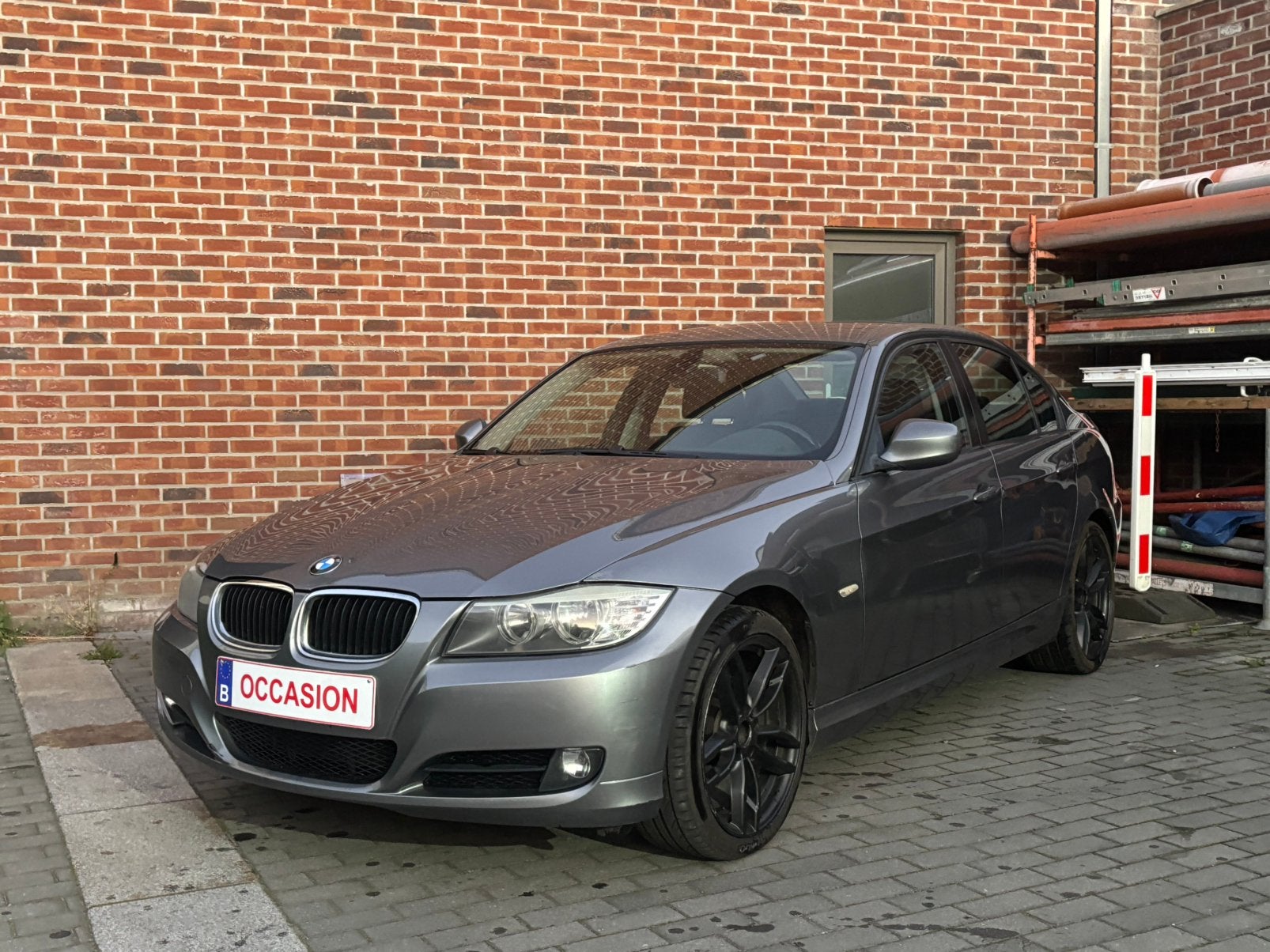 BMW 318d E90 LCI - 225.000KM - EURO 5 - CUIR - JANTES -, Boîte manuelle, Noir, 5 portes, Particulier