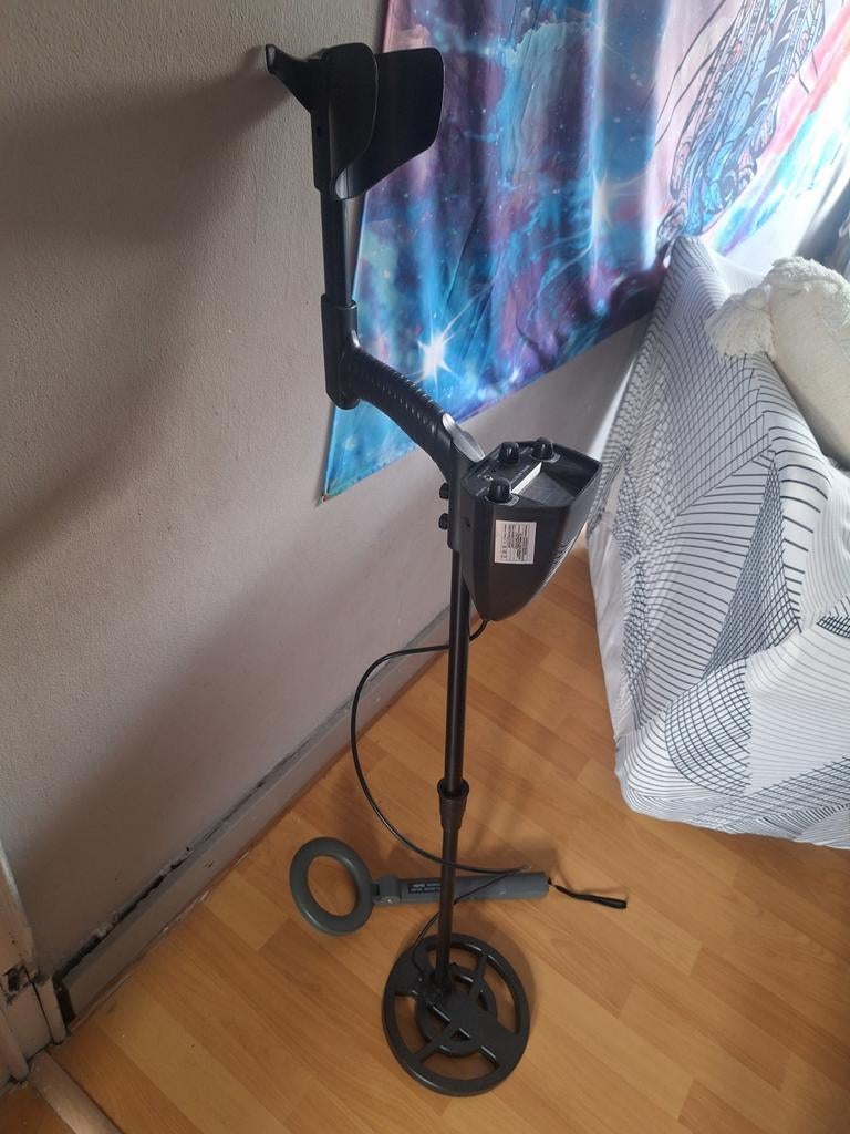 détecteur de métaux,  jusqu'à 50 cm de profondeur
