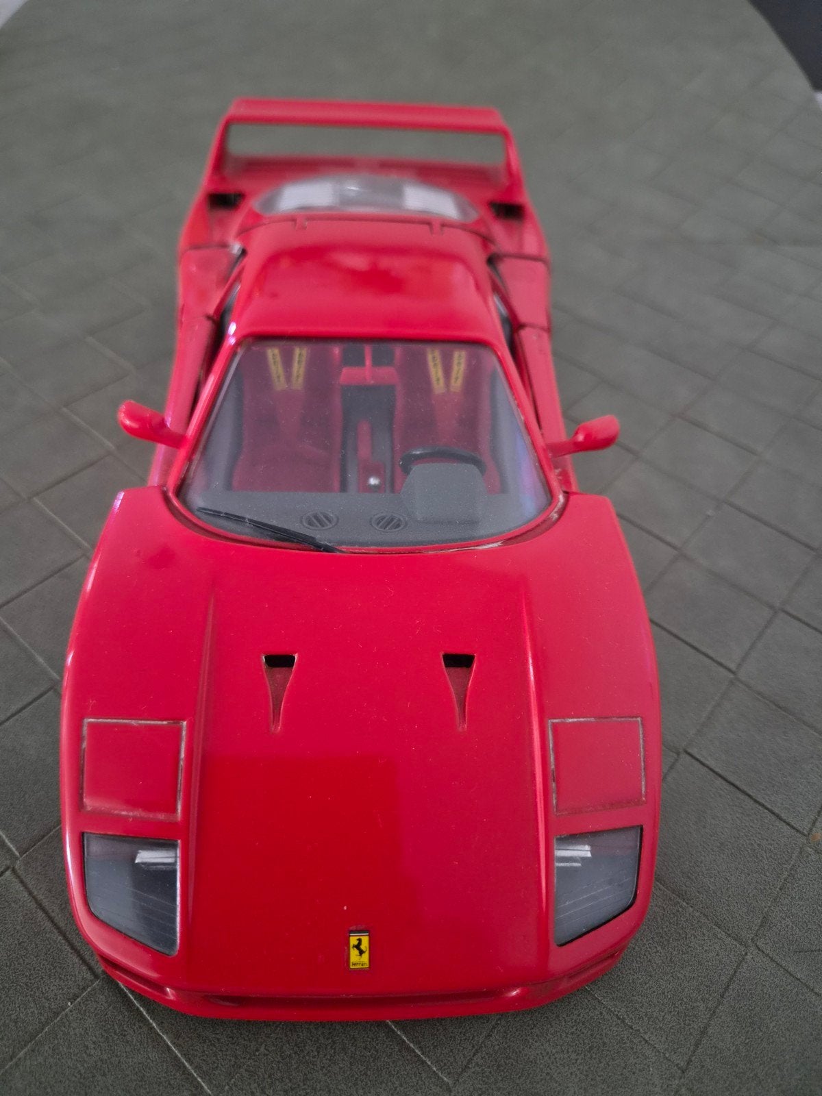 Ferrari F40.          1/18, Enlèvement ou Envoi, Comme neuf, Voiture, Burago