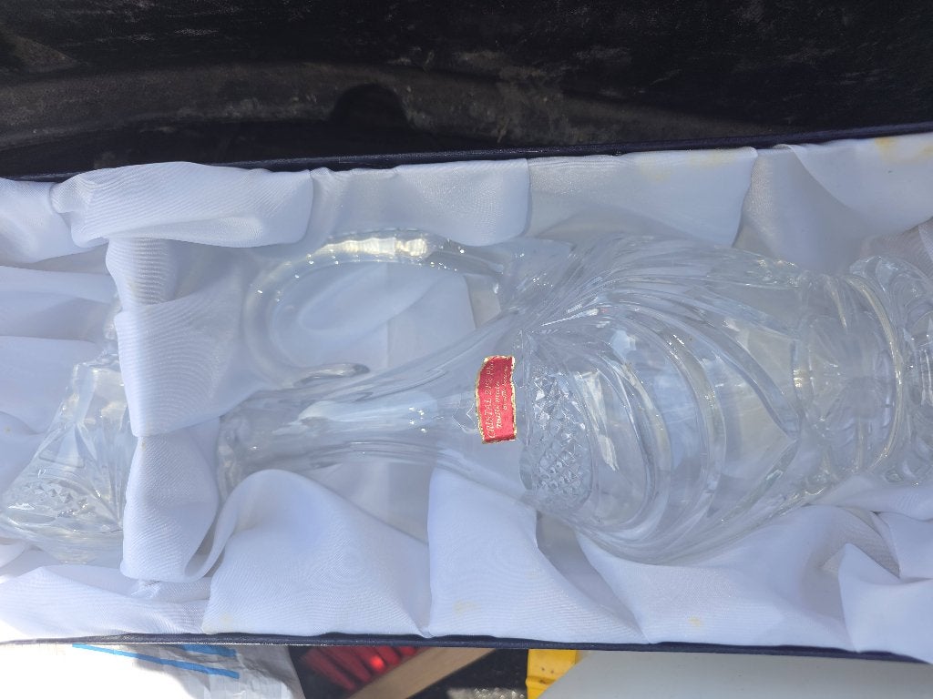 Verres en cristal, Enlèvement