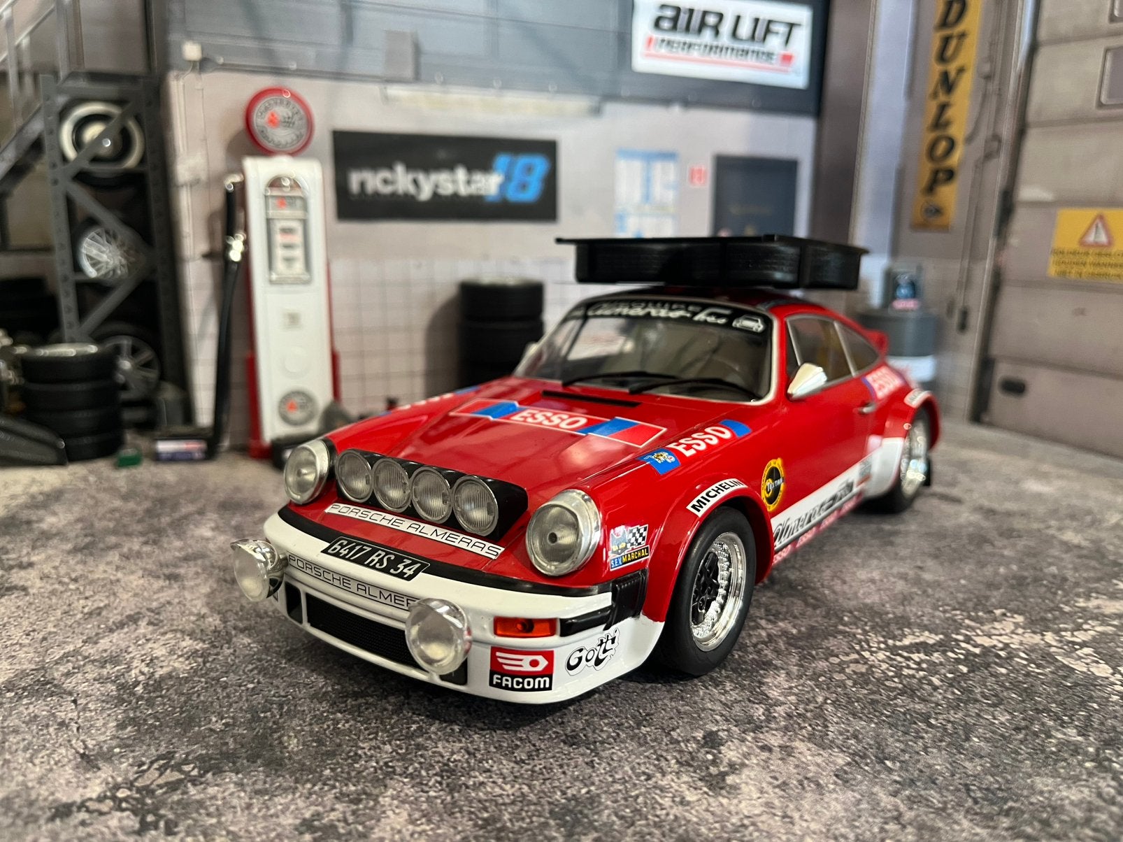 1:18 Porsche 911 SC - neuve dans sa boîte, Enlèvement ou Envoi, Comme neuf, Voiture