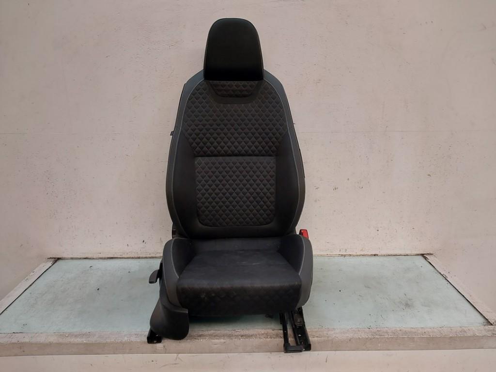 STOEL RECHTS VOOR Skoda Fabia III Combi (NJ5), Dhr. J. Ham, Gebruikt, Administratie@autoham.nl, Skoda