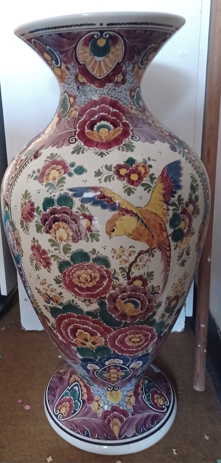 Grand vase Delft polychrome, Enlèvement