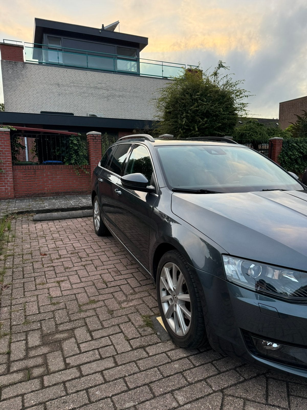 Full options Skoda Octavia Combi 1.4 TSI DSG Elegance, Auto's, Automaat, Euro 5, Zwart, Leder