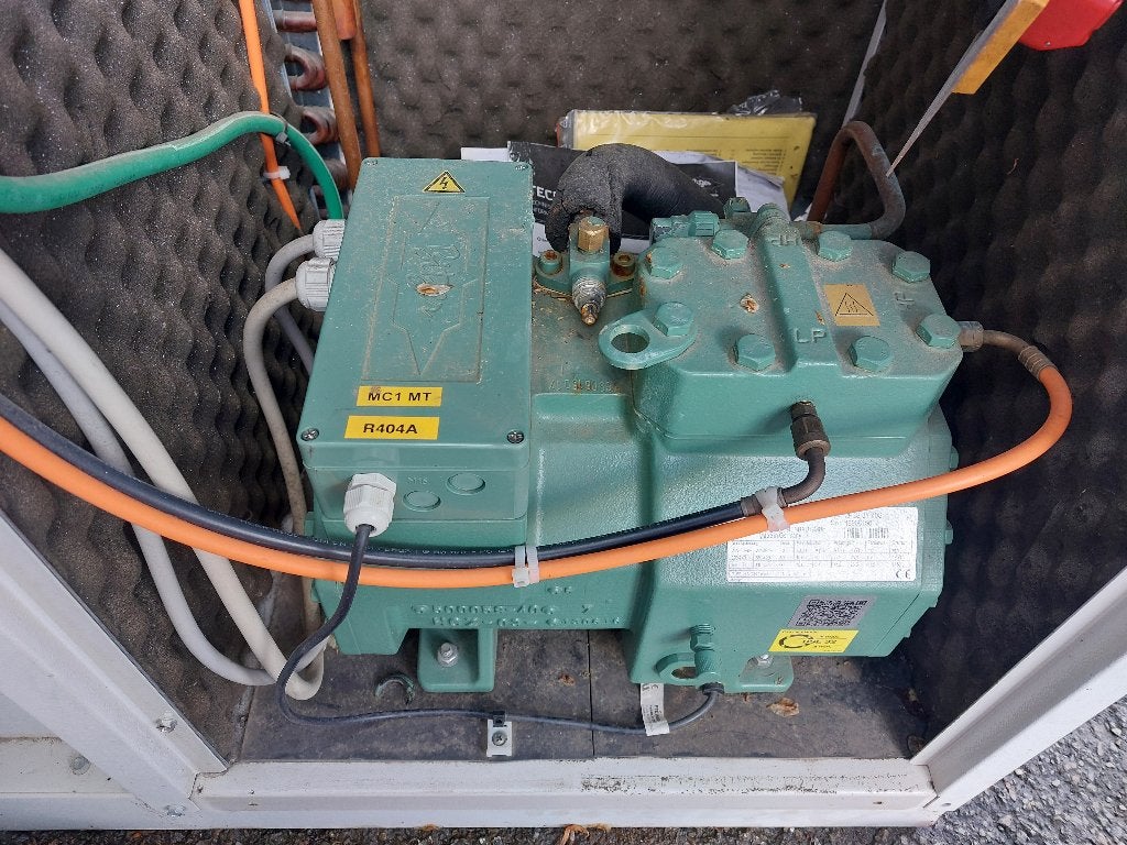 Groupe frigorifique Bitzer et évaporateurs Rivacold, Enlèvement