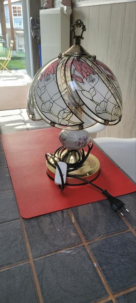 Belle lampe de chevet champignon état nickel, Ophalen
