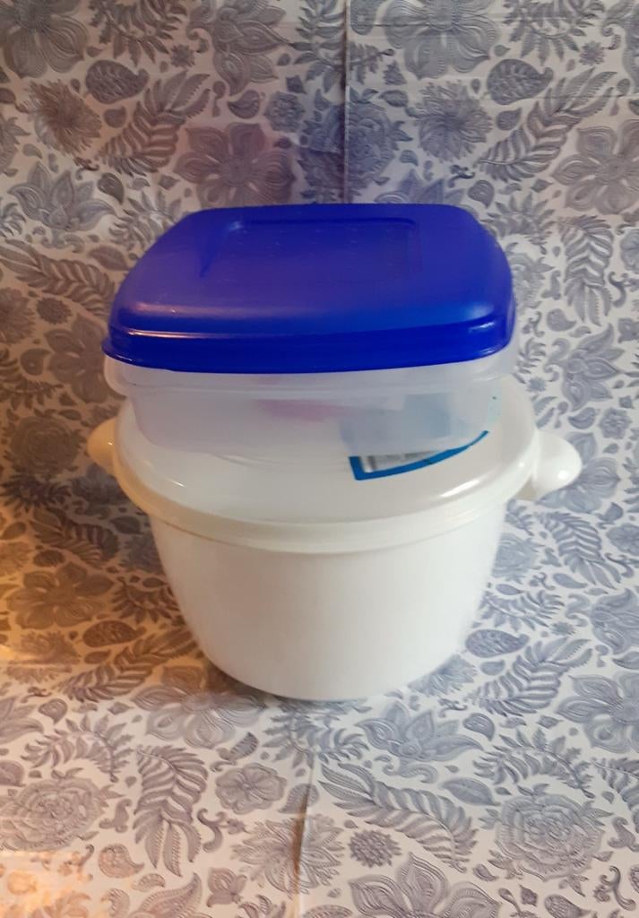 Deux boîtes alimentaires, Maison & Meubles, Cuisine| Tupperware, Neuf, Boîte, Enlèvement ou Envoi