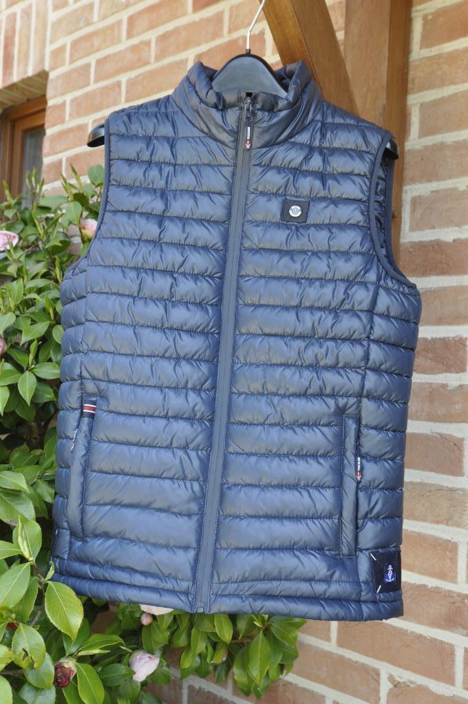 Voile Bleue veste sans manche marine t.M homme état neuf, Voile Bleue, Enlèvement ou Envoi, Comme neuf, Bleu