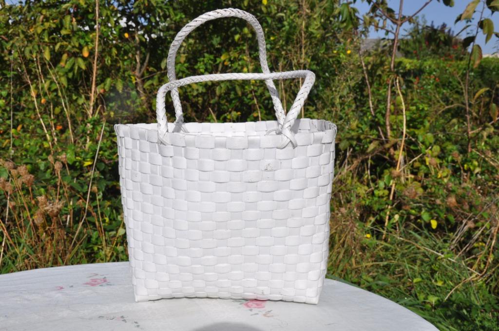 sac de course tressage lamelle plastique blanc, Enlèvement ou Envoi, Comme neuf, Blanc, Autres types