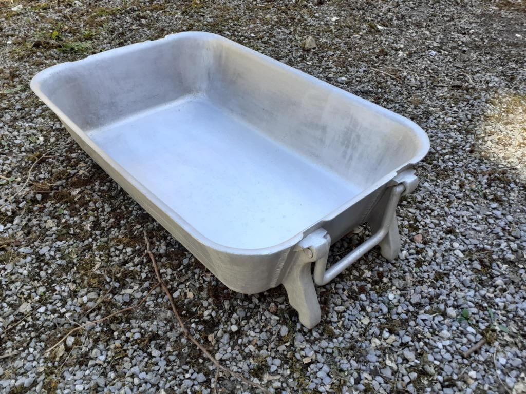 GRAND BAC SUR PIEDS AVEC ANSES TRES SOLIDE 83X54 CM, Articles professionnels, Enlèvement
