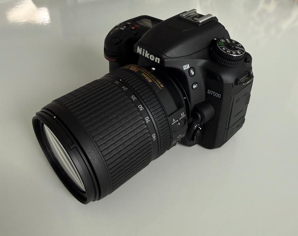 Nikon D7500 + objectif AF-S DX NIKKOR 18-140mm, Ophalen, Zo goed als nieuw, Spiegelreflex, Nikon
