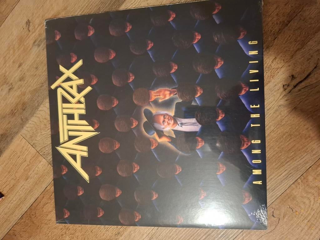 L'anthrax : parmi les vivants, Envoi, Comme neuf