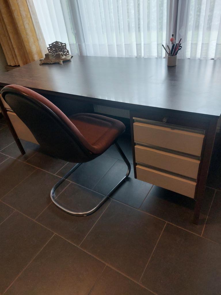 Industrieel bureau AHREND, Ophalen, Gebruikt