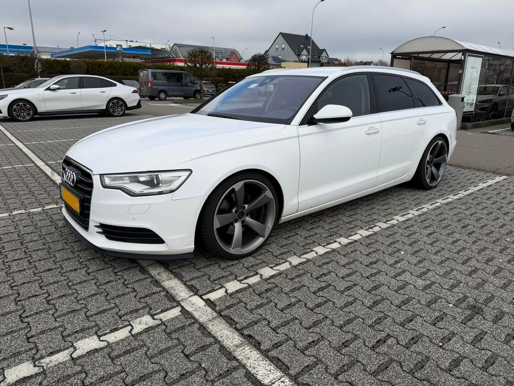Audi A6 C7, Auto's, Automaat, Stof, Zwart, Wit