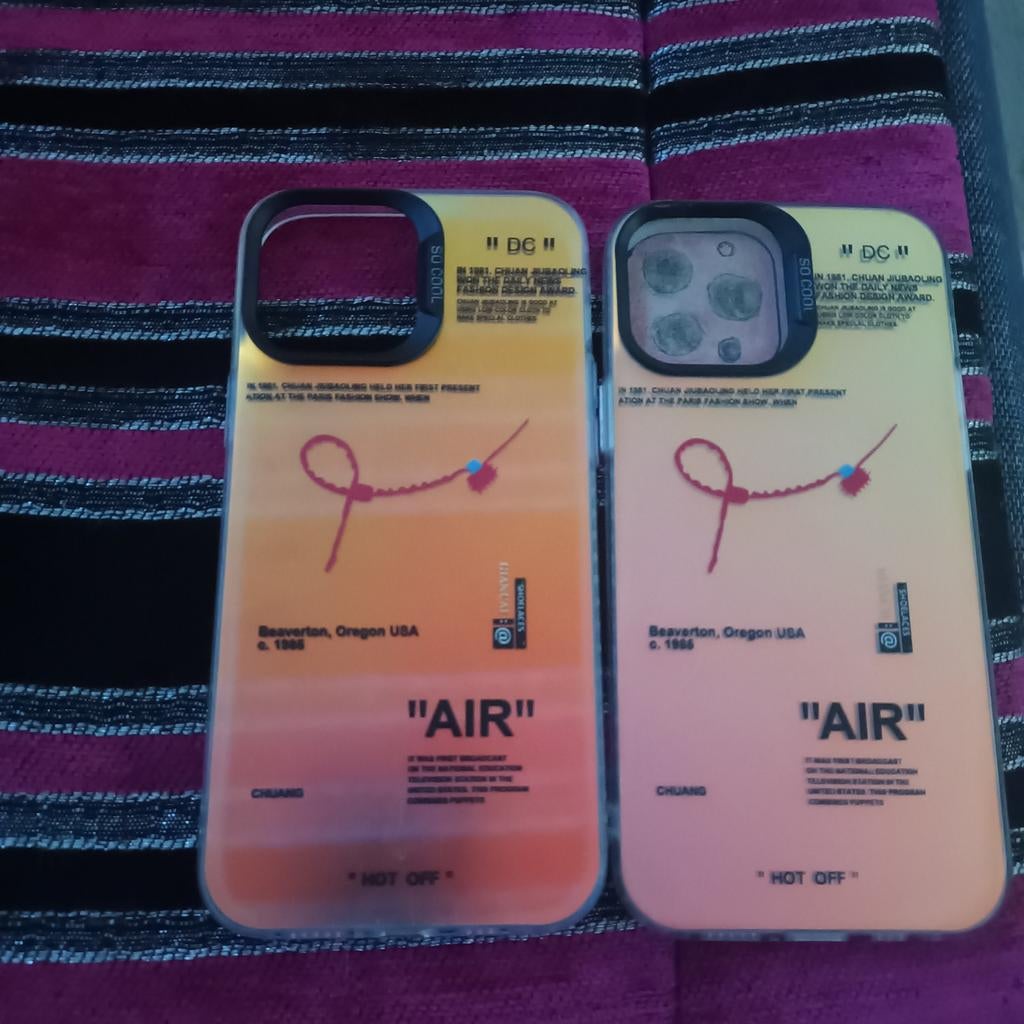 2 coques iPhone 16. 5€ pour les 2 neufs enlever sur place, Enlèvement