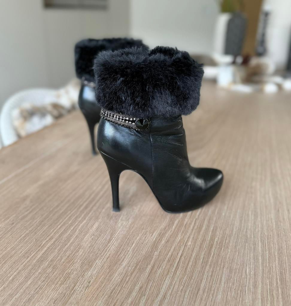 Enkellaarsjes ROBERTO BOTELLA, Kleding | Dames, Schoenen, Zwart, Lage of Enkellaarzen, Ophalen of Verzenden, Zo goed als nieuw