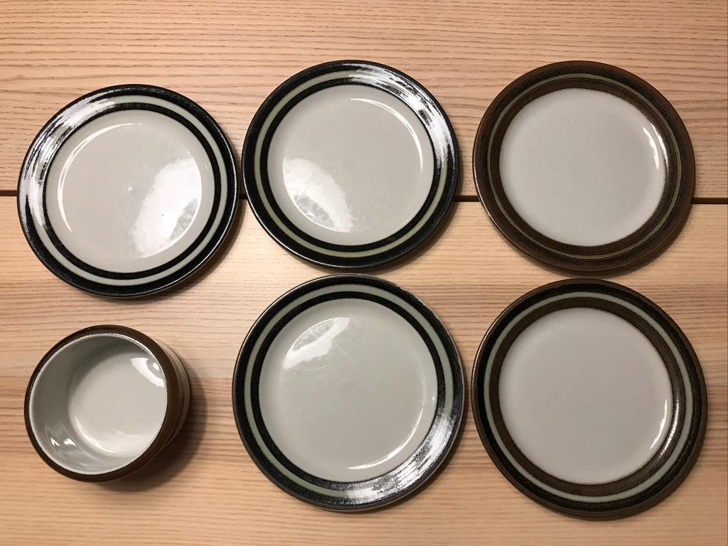 Arabia Finland Vintage 5 assiettes et 1 bol, Enlèvement ou Envoi