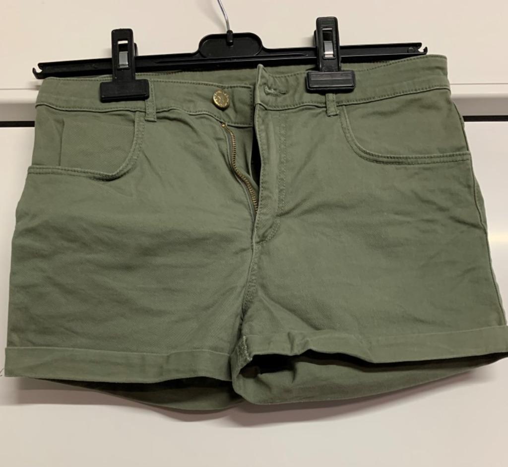 Kaki jeansshort 15J, Enfants & Bébés, Vêtements enfant | Taille 170, Pantalon, Enlèvement ou Envoi, H&M, Comme neuf