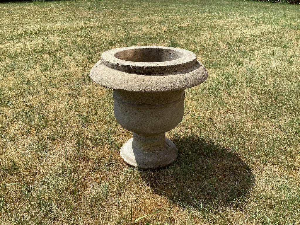 Zware tuinvaas in beton., Tuin en Terras, Ophalen, Zo goed als nieuw