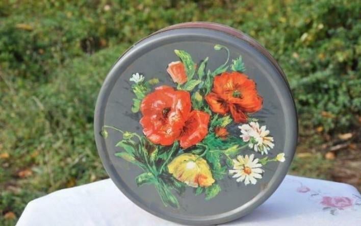 boite ronde en fer nature morte fleur des champs DBF, Verzamelen, Blikken, Ophalen of Verzenden, Gebruikt, Koek(jes), Overige merken