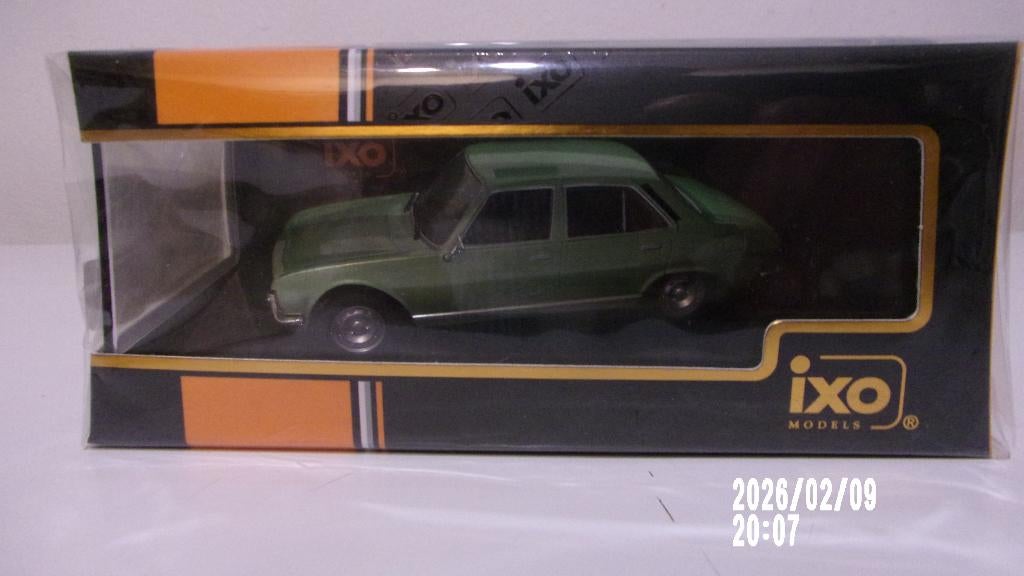 !! RARE !! PEUGEOT 504 VERT METAL.IXO MODELS 1/43 NEUVE., Ophalen of Verzenden, Nieuw, Auto, Overige merken
