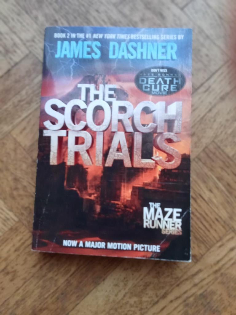 James Dashner: The scorch trials (deel 2) - Engels, Boeken, Ophalen of Verzenden, Gelezen