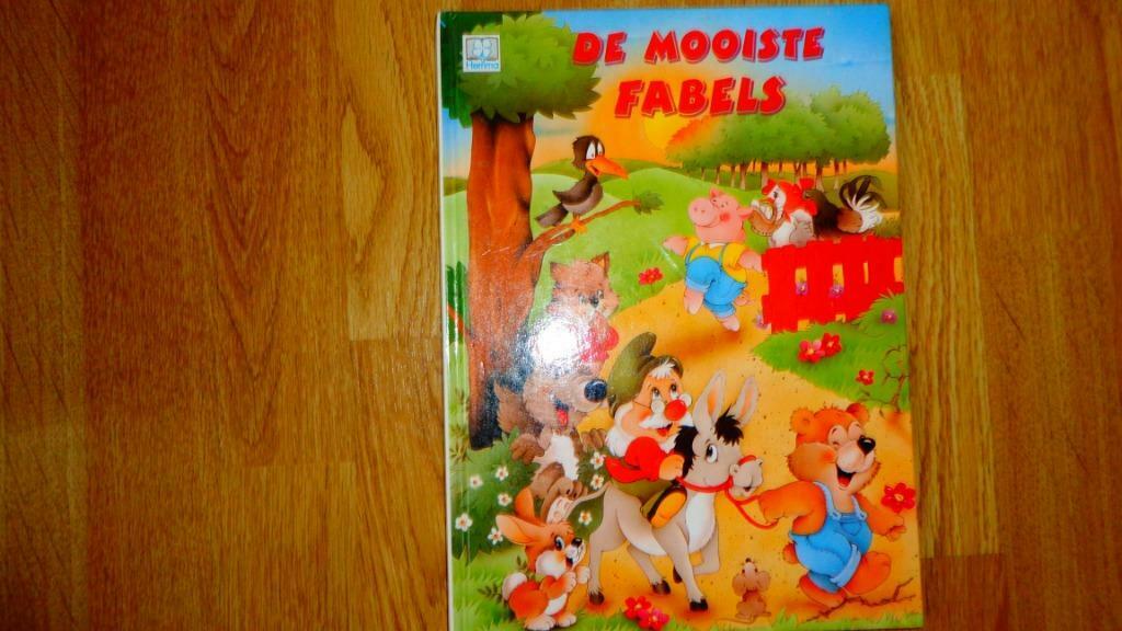 boek "De mooiste fabels" -ca. 150 blz.-hardcover-+tekeningen, Ophalen, Nieuw, 0 tot 6 maanden