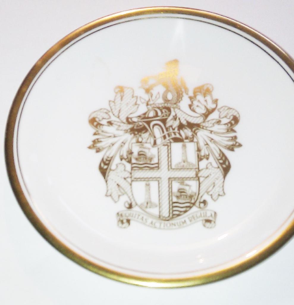 Coupelle en porcelaine de l'Institute of London Underwriters, Enlèvement ou Envoi