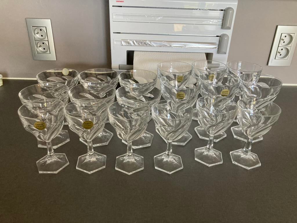 18 glazen Christal d’Arques, Ophalen, Zo goed als nieuw