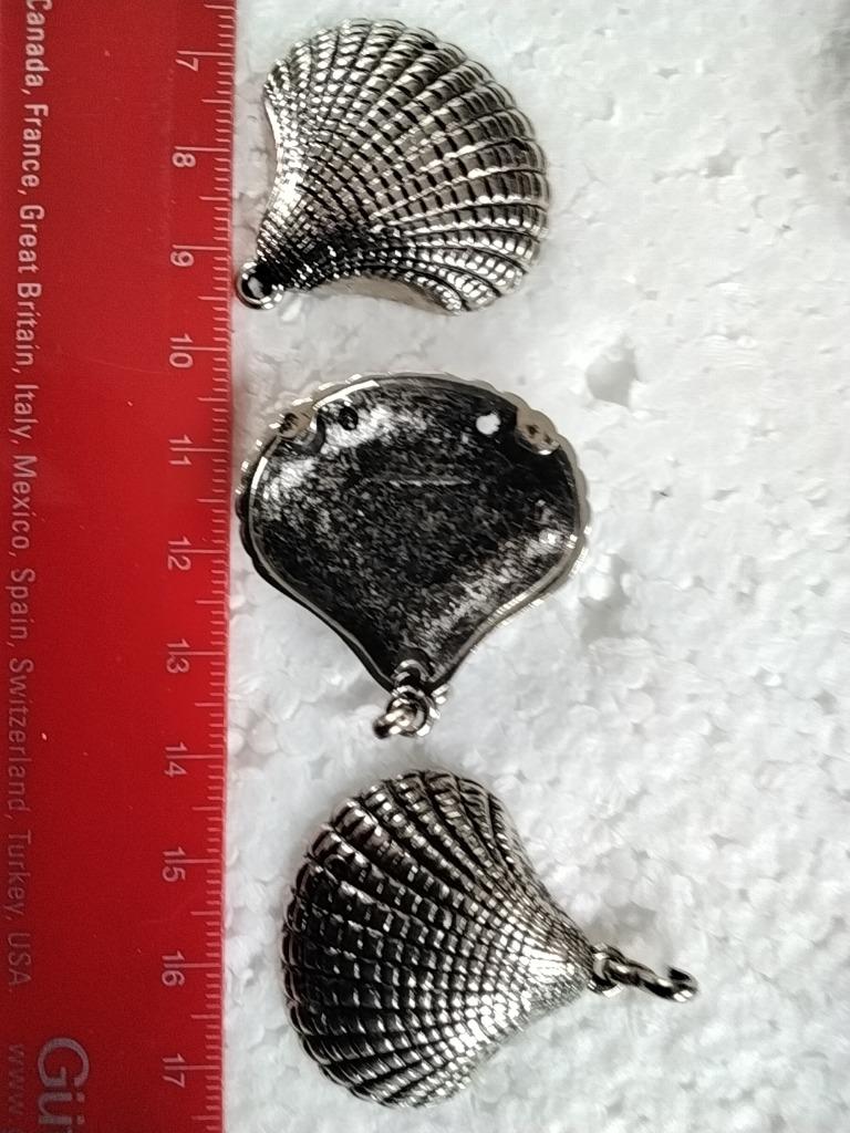 bedel om aan te naaien of te hangen zilveren schelp 34 x 30, Ophalen of Verzenden, Nieuw, Applicatie
