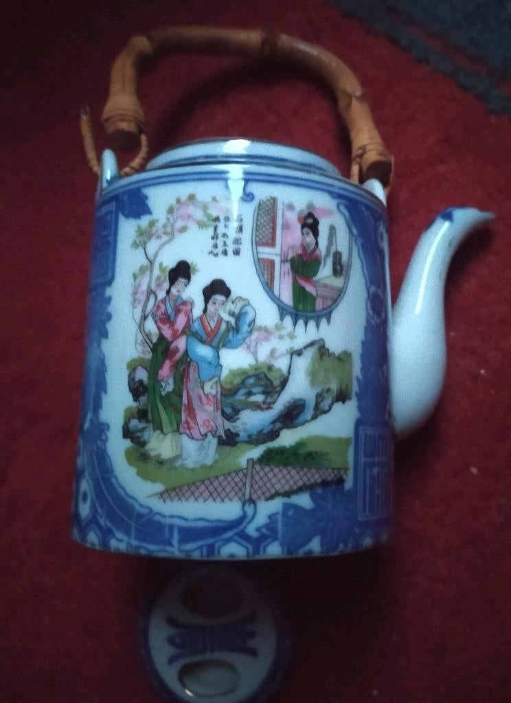 Théière vintage, jamais bue, parfait état, Enlèvement ou Envoi