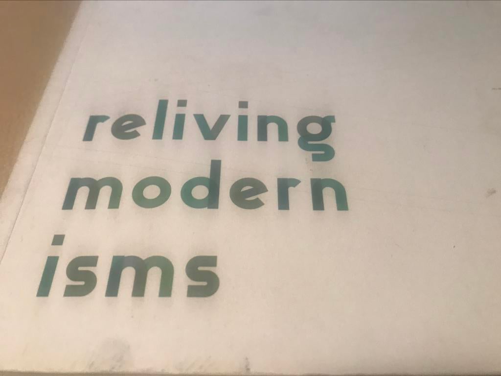 Reliving Modernism, 70pag, Willy Van Der Meeren, Boeken, Ophalen of Verzenden, Zo goed als nieuw, Architectuur algemeen