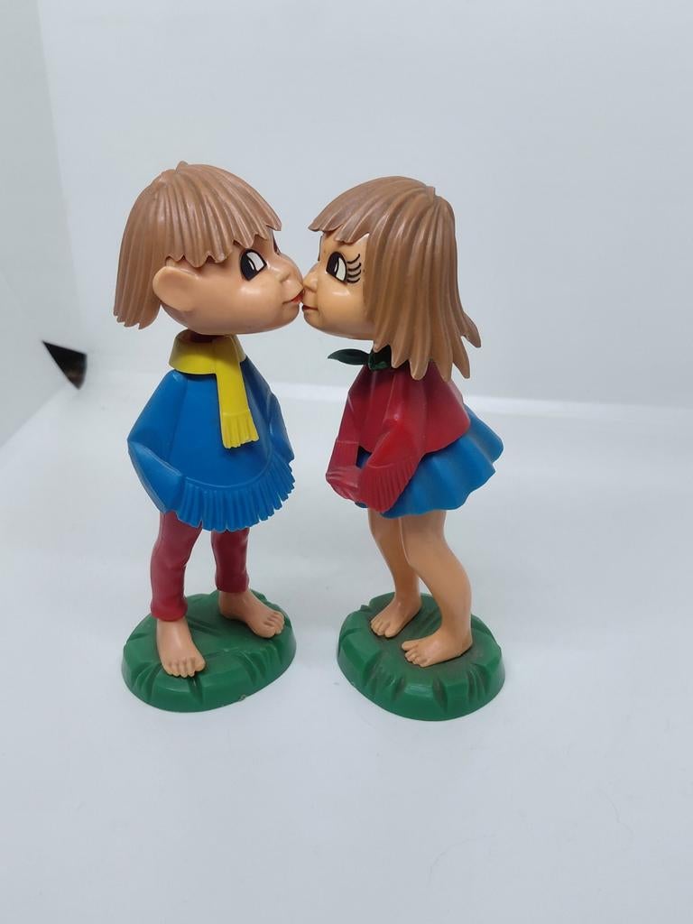 Vintage valentijn kussend Koppeltje, Ophalen of Verzenden