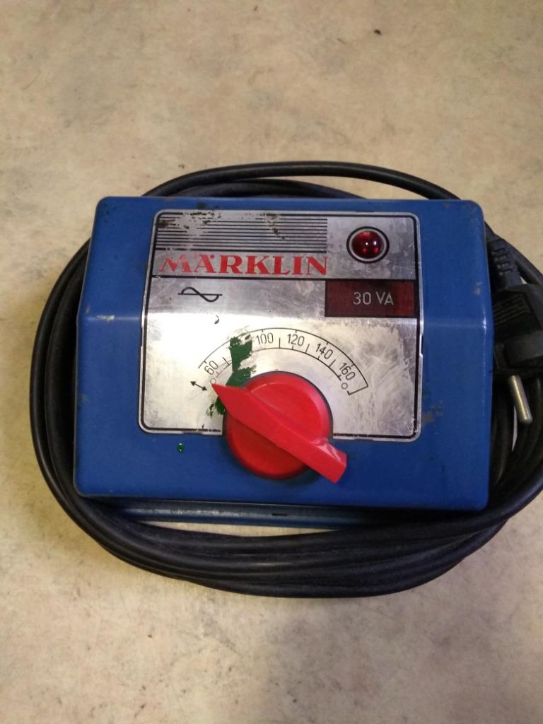 Transfo Marklin 6117, Analogique, Enlèvement ou Envoi, Courant alternatif, Transformateur ou Alimentation