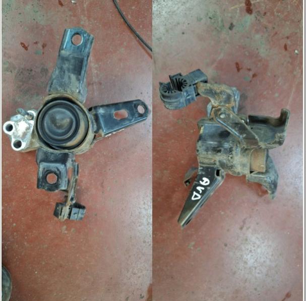 SUPPORT  MOTEUR AVD AURIS 1.4D/66KW/08', Enlèvement ou Envoi, Utilisé, Toyota