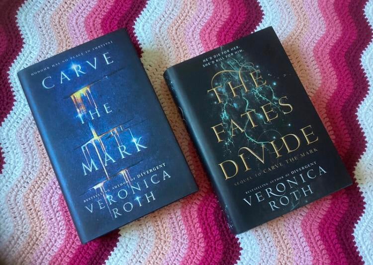 Carve the mark en the fates divide Veronica Roth, Boeken, Ophalen of Verzenden, Zo goed als nieuw