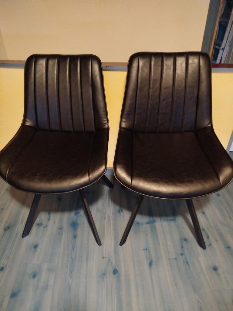 2 stoelen,60euro voor beide stoelen., Huis en Inrichting, Ophalen, Zo goed als nieuw, Zwart