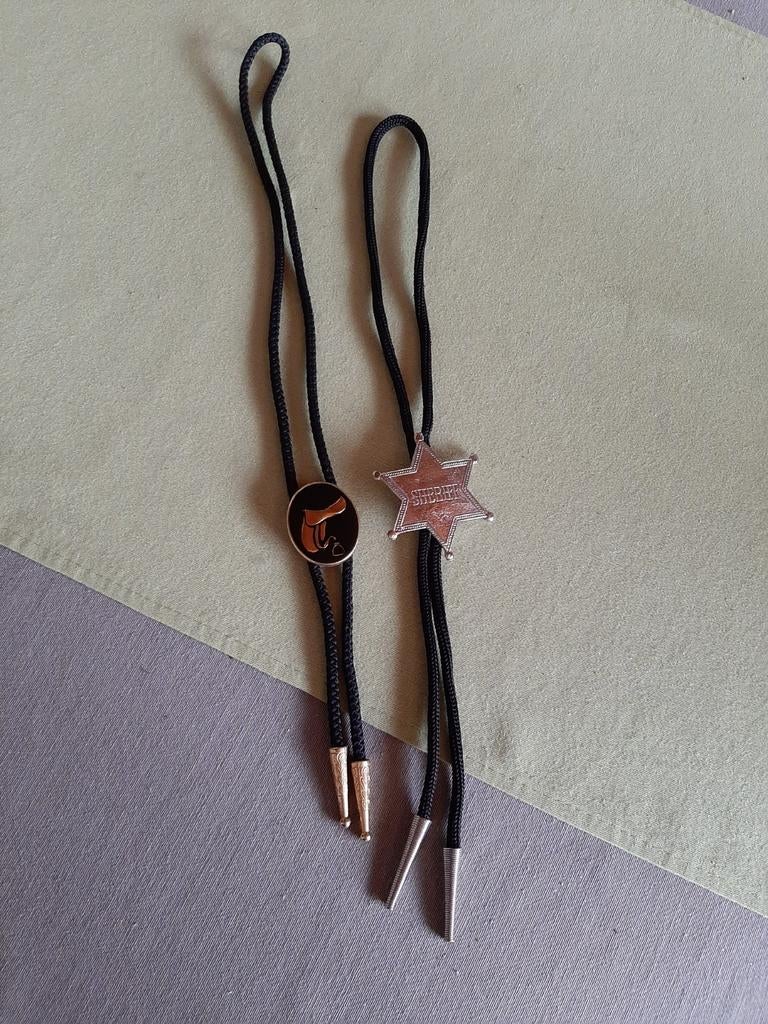 Bolo Tie western country €2 / stuk, Ophalen of Verzenden, Zo goed als nieuw