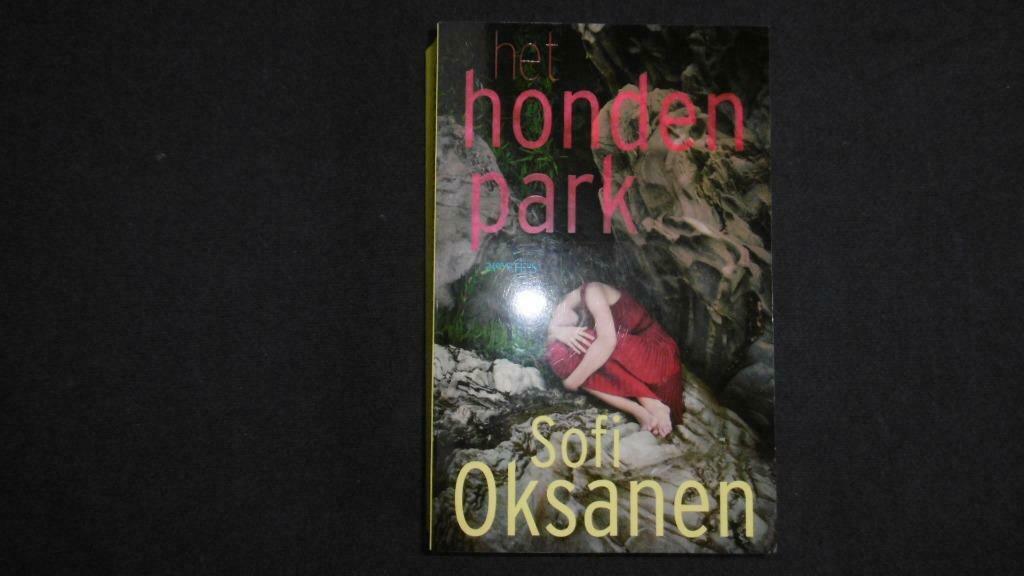 roman : Sofi Oksanen : Het hondenpark, Livres, Romans, Comme neuf, Belgique, Enlèvement ou Envoi