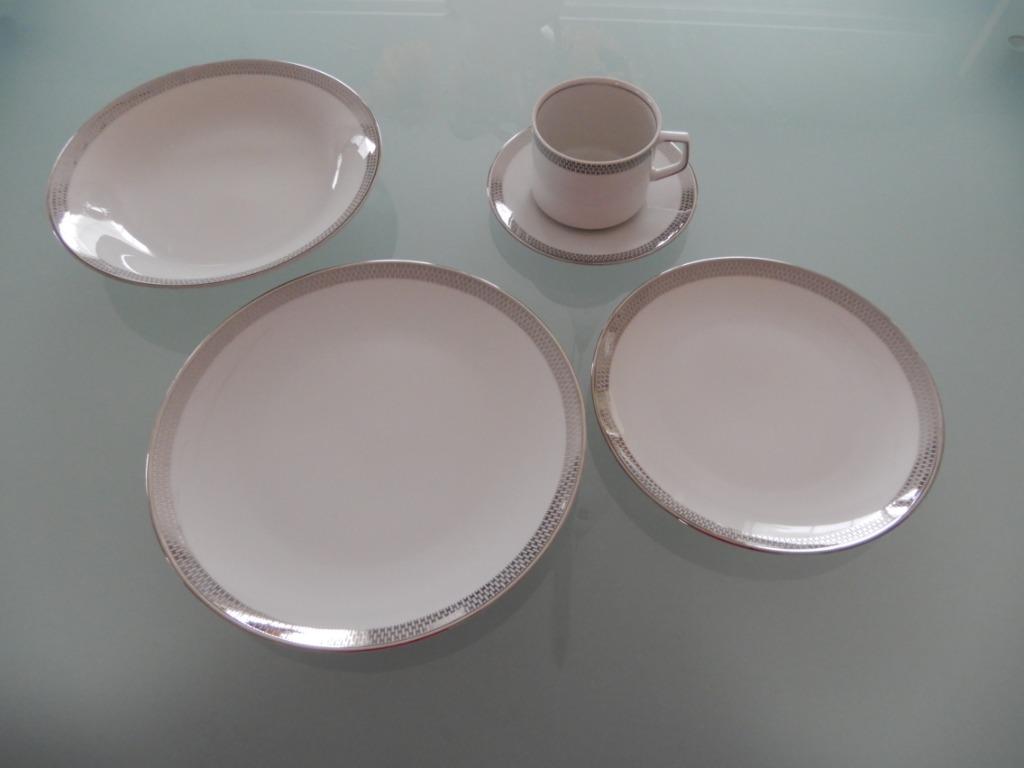 30-delig servies, Huis en Inrichting, Keuken | Servies, Ophalen, Bord(en)