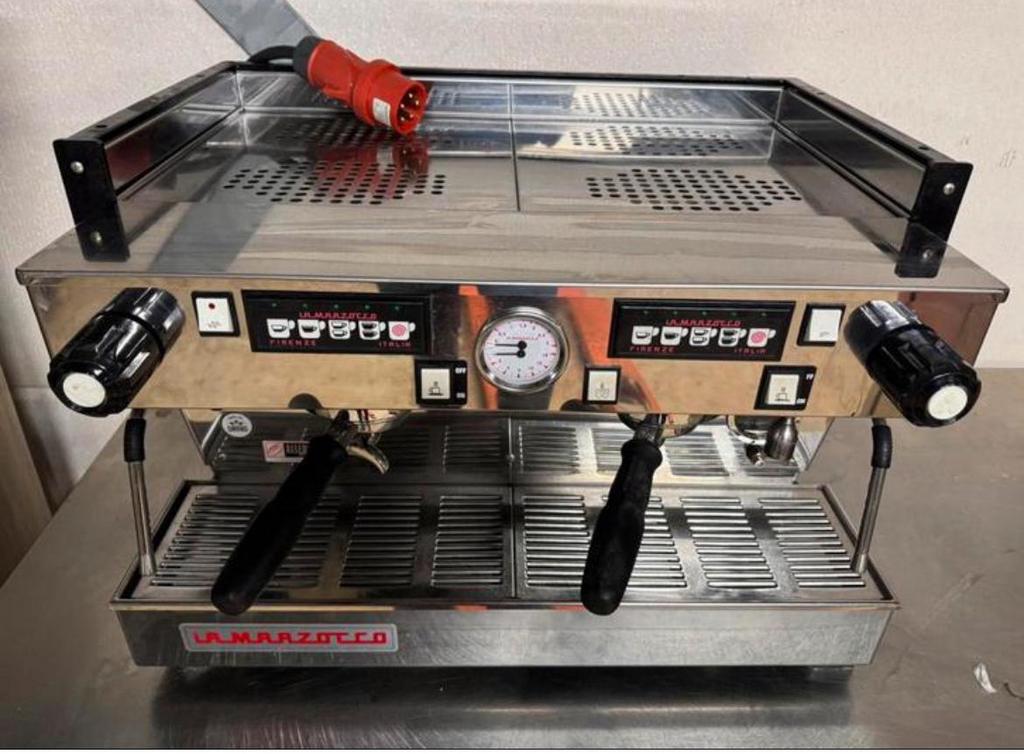 La marzocco 2 groupes travaillent en parfait état, Enlèvement, Utilisé