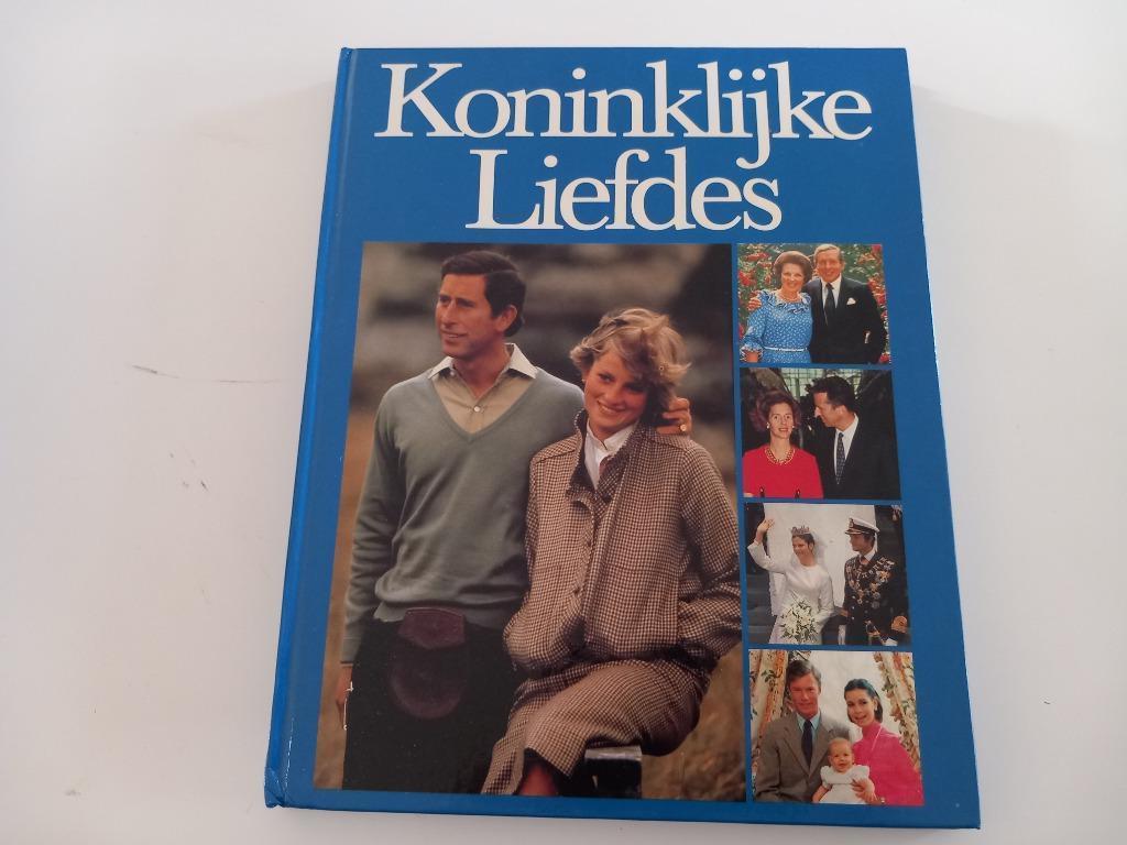 Boek Royalty Koninklijke Liefdes Koningshuis Diana Boudewijn, Verzamelen, Koningshuis en Royalty, Ophalen of Verzenden, Zo goed als nieuw