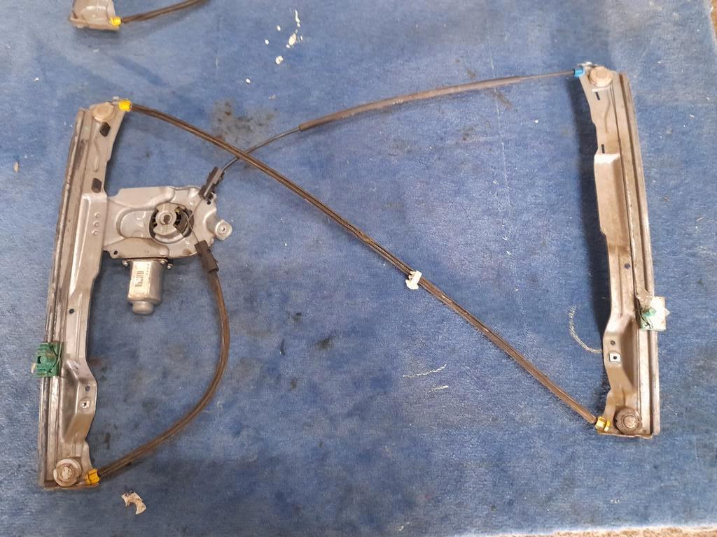 Mécanismes lève vitres électrique RENAULT CLIO 3 , 3 portes, Enlèvement, Utilisé, Renault
