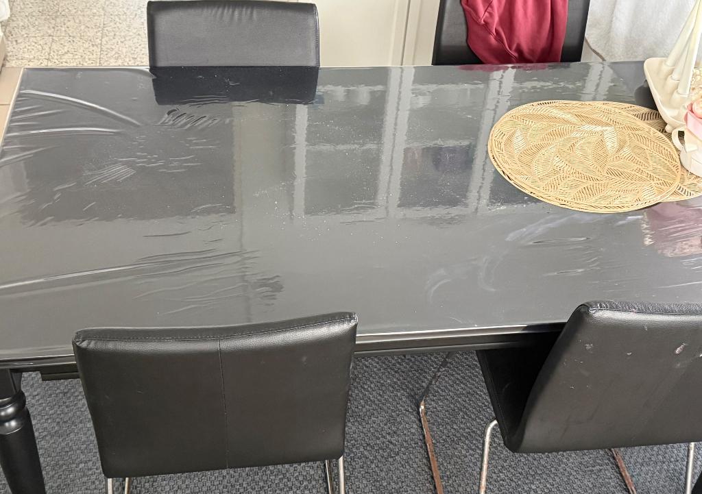 Table chaise bureau pour 150€, Enlèvement, Comme neuf, Noir, Tabouret de bureau