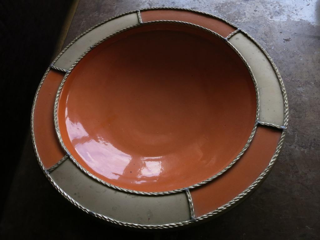 Plat marocain de service orange céramique et métal, neuf, Antiquités & Art, Antiquités | Céramique & Poterie, Enlèvement ou Envoi