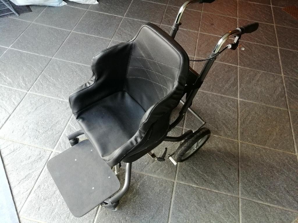 Fauteuil roulant - bon état- prêt pour utilisation immédiate, Enlèvement ou Envoi, Comme neuf, Fauteuil roulant à pousser