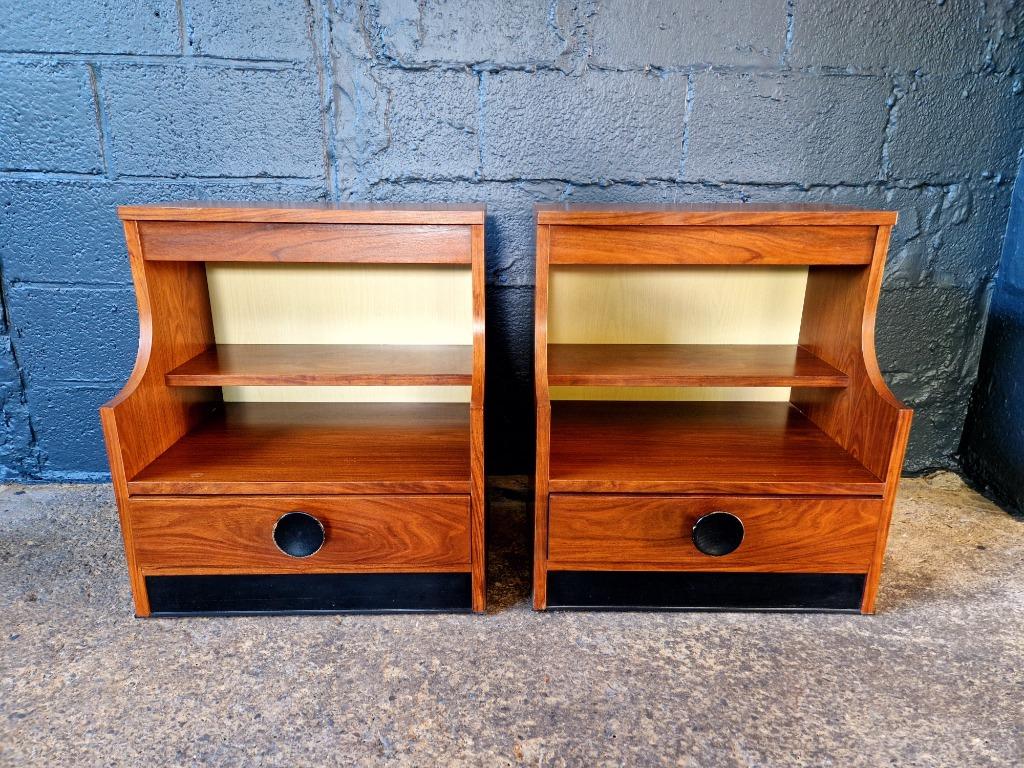 Paire de tables de chevet en palissandre, années 1960-70, Maison & Meubles, 45 à 65 cm, ..., Enlèvement, Utilisé