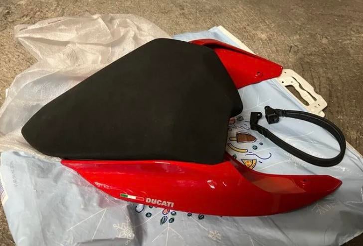 Selle, plus coque arrière, Ducati panigale V4 d’origine, Motos, Pièces | Ducati, Enlèvement ou Envoi